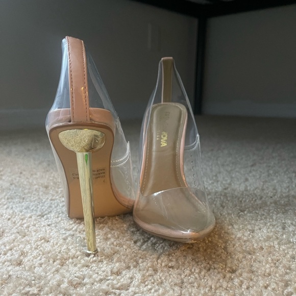 Clear Heels/Pumps - Picture 5 of 5